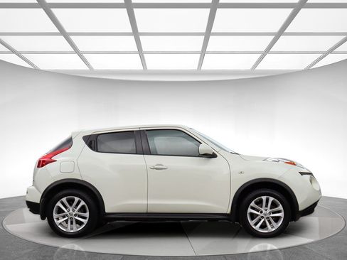 Used 2011 Nissan Juke SV AWD/4WD image 5
