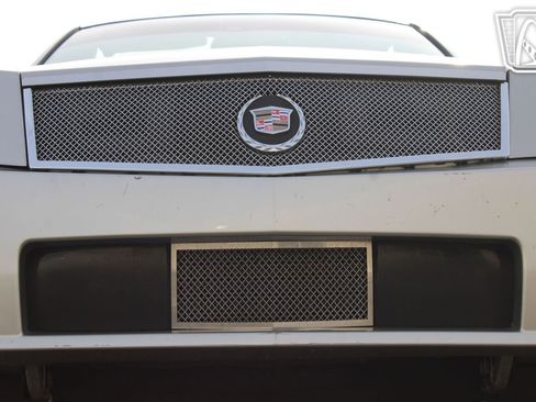 Used 2005 Cadillac XLR image 30