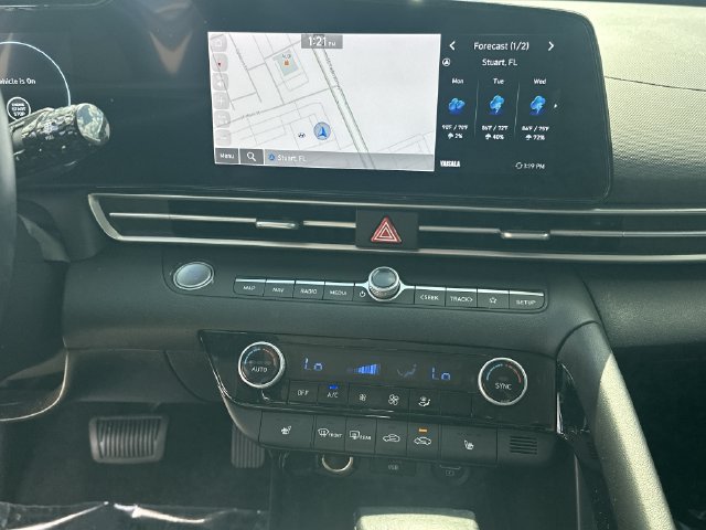 Certified 2023 Hyundai Elantra SEL w/ Convenience Package FWD image 16