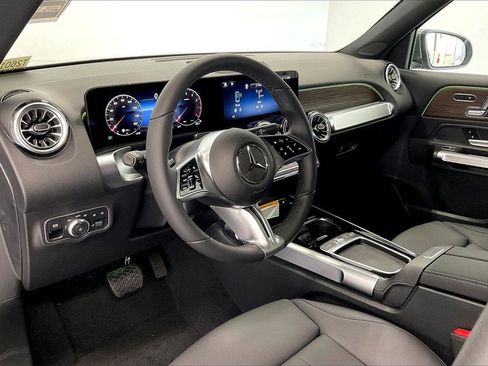 New 2026 Mercedes-Benz GLB 250 4MATIC image 8