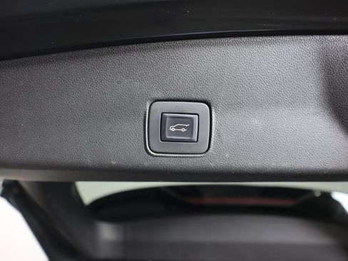 Used 2022 Chevrolet TrailBlazer LT w/ Sun and Liftgate Package image 52