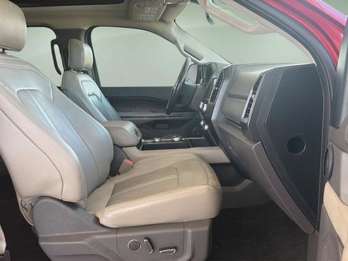 Used 2018 Ford Expedition Limited w/ Equipment Group 301A AWD/4WD image 11