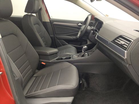 Used 2024 Volkswagen Jetta SE w/ Panoramic Sunroof Package FWD image 21