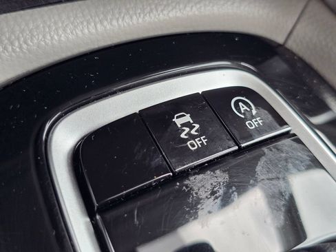 Used 2025 Toyota Corolla Cross L FWD image 27