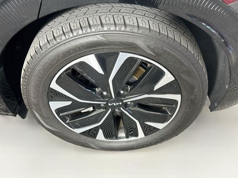 Used 2022 Kia EV6 Wind w/ Wind Technology Package AWD/4WD image 11