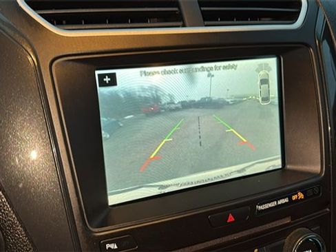 Used 2017 Ford Explorer XLT w/ Equipment Group 202A image 18