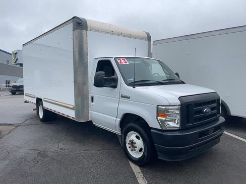 Used 2023 Ford E-350 and Econoline 350 Super Duty w/ Driver's Safety Package RWD image 1