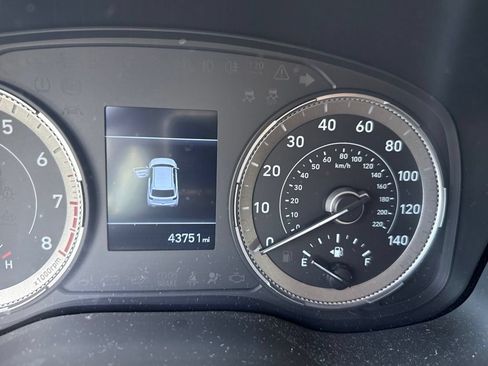 Used 2021 Hyundai Venue SE FWD image 6