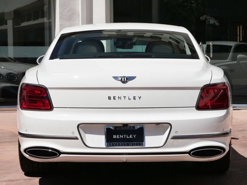 Used 2024 Bentley Flying Spur W12 AWD/4WD image 14