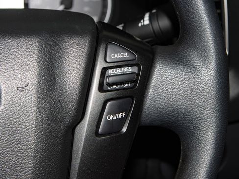 Used 2024 Nissan Frontier SV image 28