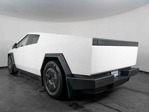 Used 2024 Tesla Cybertruck AWD Crew Cab image 6