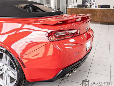 Used 2017 Chevrolet Camaro LT RWD image 14