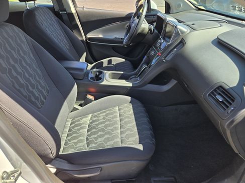 Used 2015 Chevrolet Volt FWD image 15