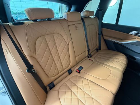Certified 2026 BMW X5 sDrive40i w/ Climate Comfort Package RWD image 33