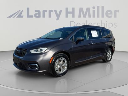 Used 2023 Chrysler Pacifica Limited