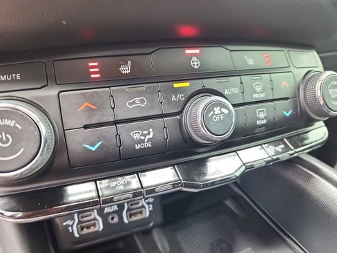 Used 2022 Dodge Durango R/T w/ Blacktop Package AWD/4WD image 23