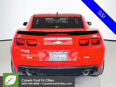 Used 2013 Chevrolet Camaro SS w/ SS Performance Package RWD image 13