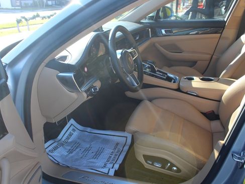 Used 2018 Porsche Panamera 4 image 13
