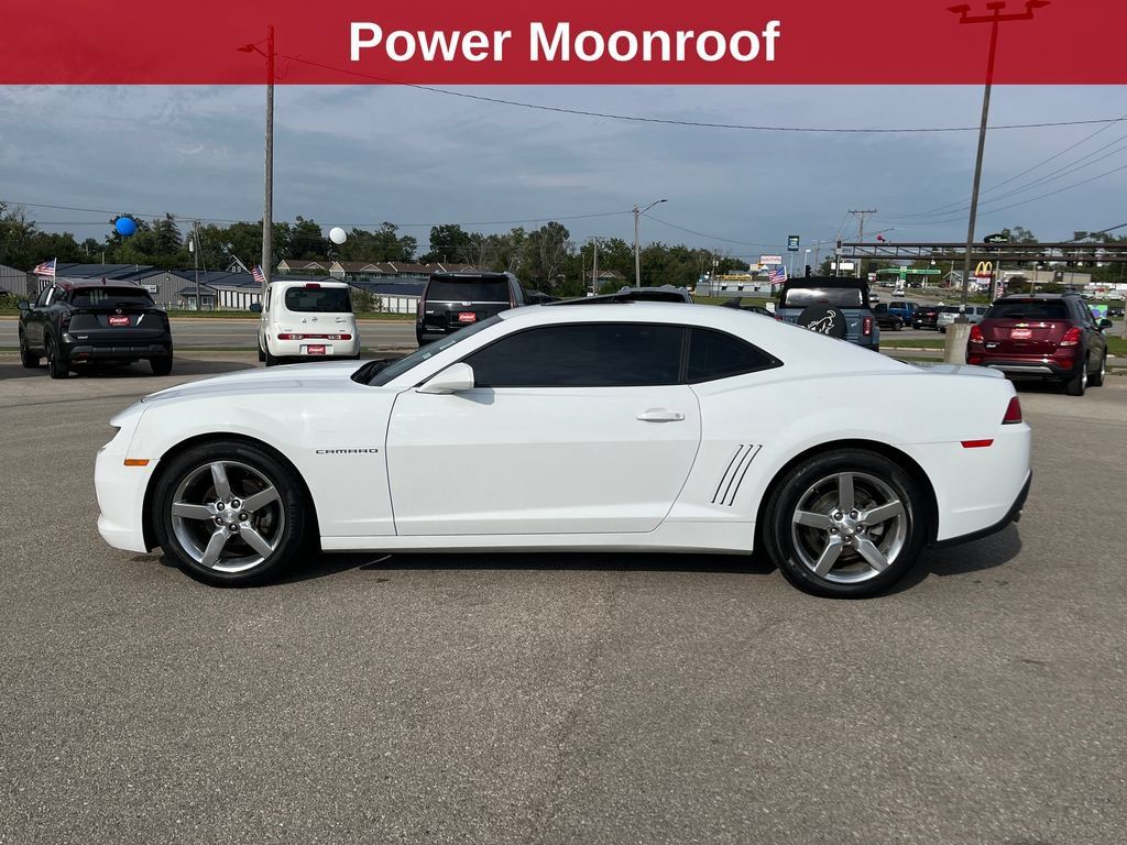Used 2015 Chevrolet Camaro LT RWD image 2