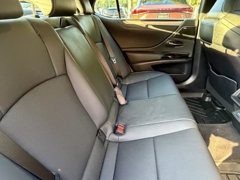 Used 2024 Lexus ES 350 F Sport w/ Accessory Package (Z2) FWD image 41