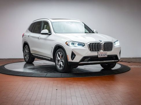 Certified 2024 BMW X3 sDrive30i w/ Convenience Package image 2