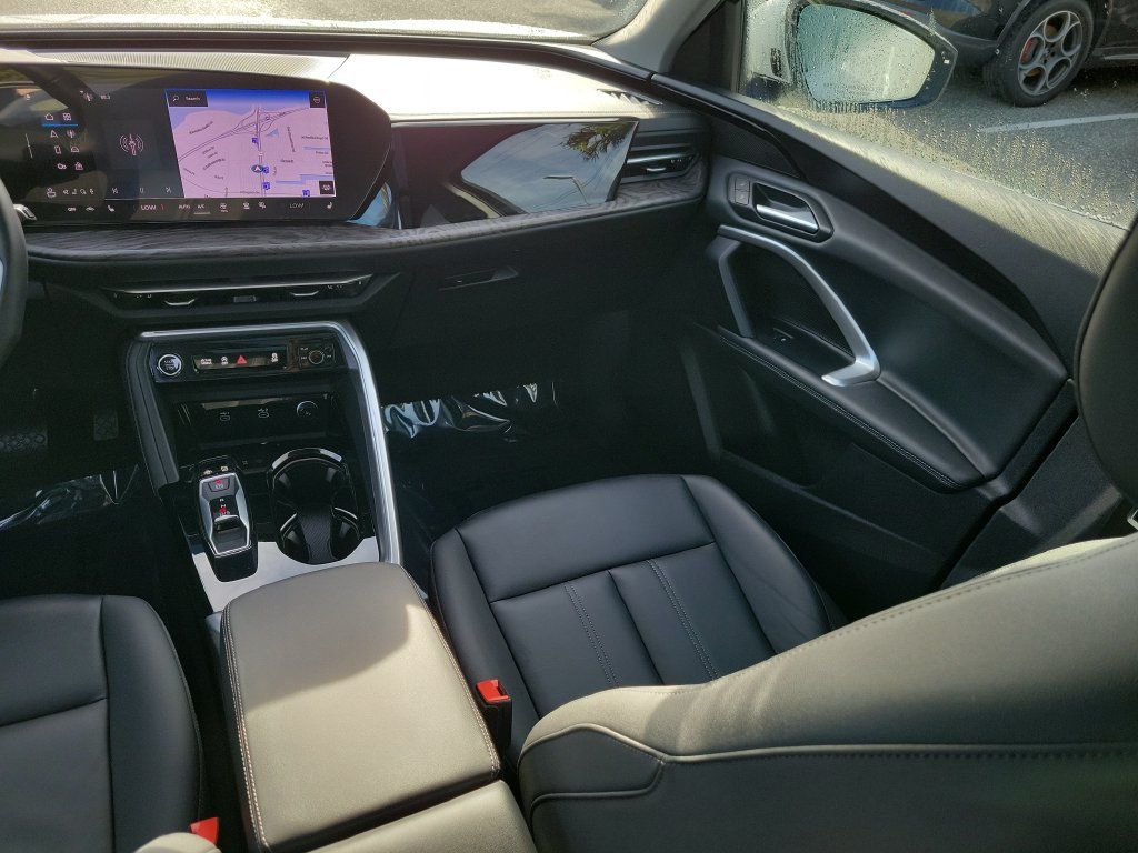 Certified 2025 Audi Q5 Premium w/ Convenience Package AWD/4WD image 24