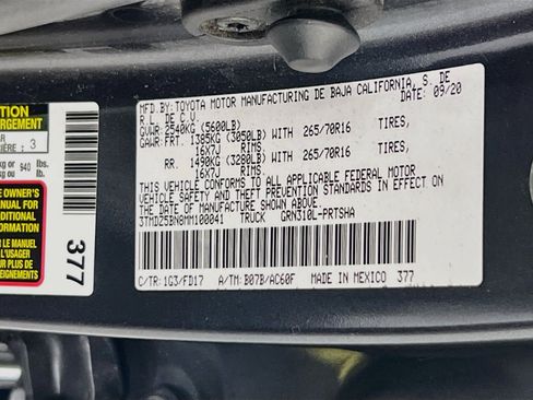 Used 2021 Toyota Tacoma TRD Off-Road AWD/4WD image 29