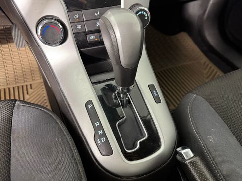 Used 2016 Chevrolet Cruze LT image 20