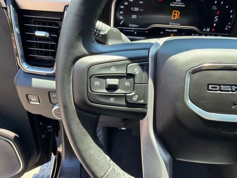 Used 2023 GMC Sierra 1500 Denali w/ Technology Package AWD/4WD image 18