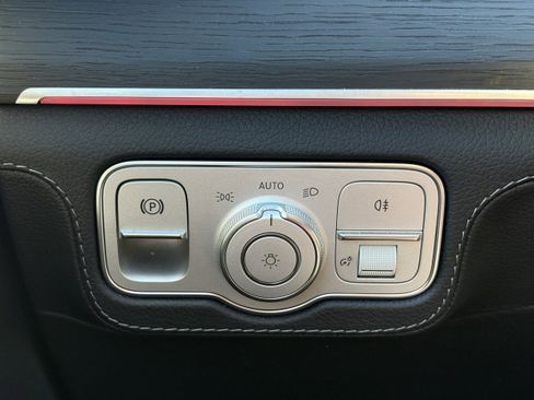 Used 2024 Mercedes-Benz GLE 350 4MATIC image 17