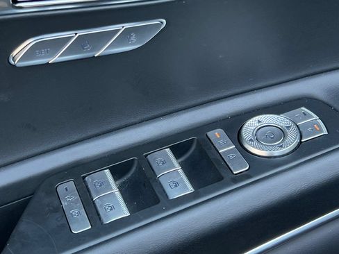 Used 2025 Genesis GV80 2.5T Standard AWD/4WD image 12