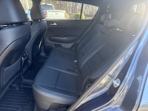 Used 2020 Kia Sportage S image 28