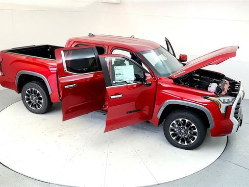 Used 2025 Toyota Tundra Limited image 20