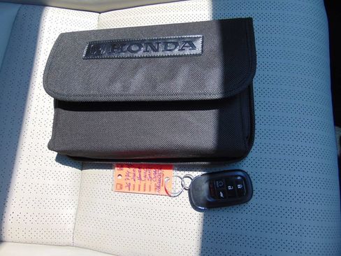Used 2022 Honda Civic Sport Touring image 9