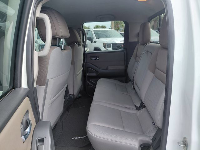 Used 2022 Nissan Frontier SV w/ Technology Package RWD image 15