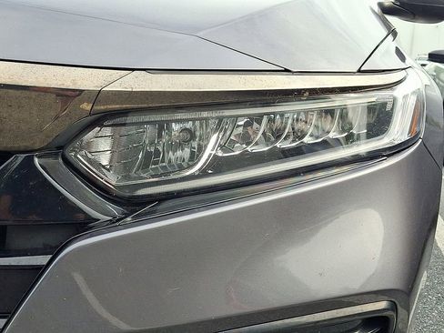 Used 2018 Honda Accord Sport image 8