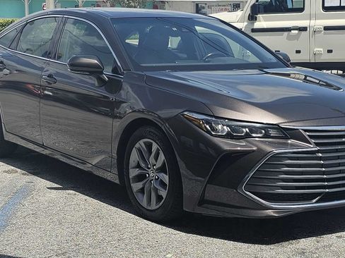 Used 2019 Toyota Avalon XLE w/ Moonroof Package FWD image 7