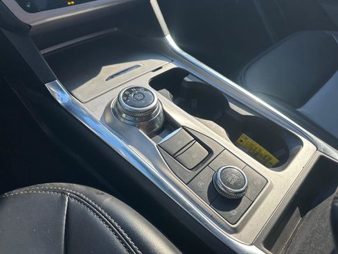 Used 2023 Ford Explorer XLT w/ Equipment Group 202A image 18