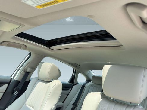 Used 2022 Honda Accord Touring image 14