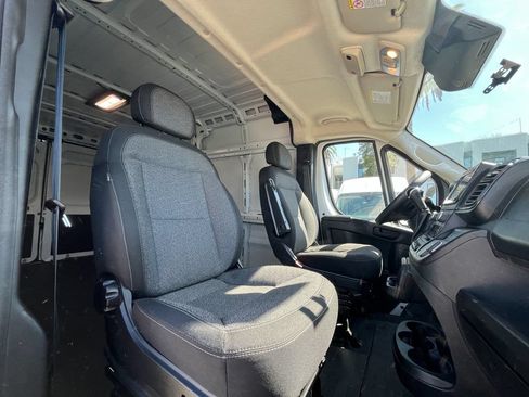 Used 2025 RAM ProMaster 2500 w/ Convenience Group FWD image 13