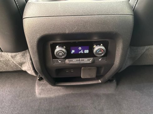 Used 2025 GMC Acadia Denali AWD/4WD image 21