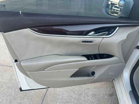 Used 2013 Cadillac XTS Luxury FWD image 7