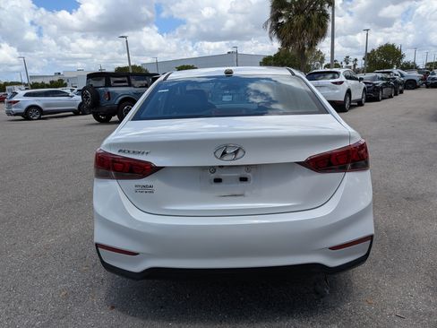 Used 2021 Hyundai Accent SEL FWD image 5