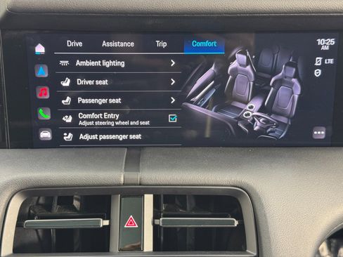 Used 2022 Porsche Taycan image 32