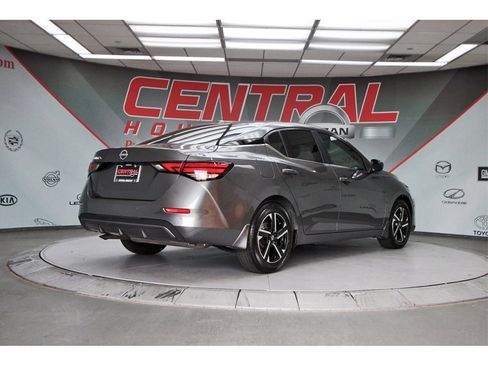 Used 2025 Nissan Sentra SV w/ All-Weather Package image 5