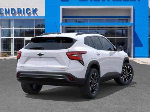 New 2026 Chevrolet Trax RS w/ Sunroof Package FWD image 6