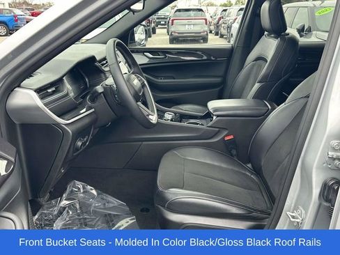 Used 2022 Jeep Grand Cherokee Altitude image 17