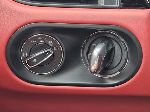 Used 2021 Porsche Macan Turbo image 21