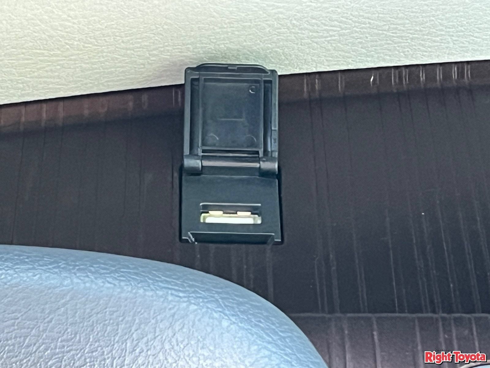 Certified 2024 Toyota Sienna XLE FWD image 27
