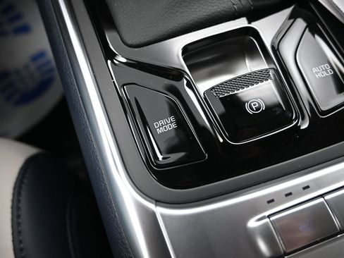 New 2026 Kia Carnival EX FWD image 24